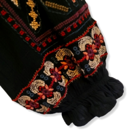 AMERICAN EAGLE Black Long Sleeve Top with Embroidery - Picture 5 of 9